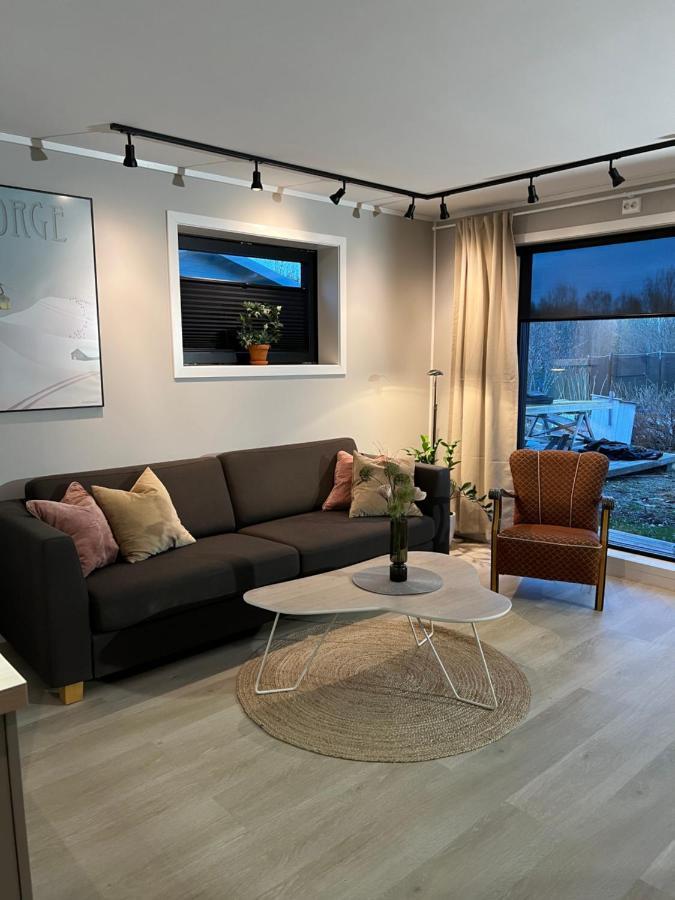 Nymoen Apartment, Kvaloya Appartamento
